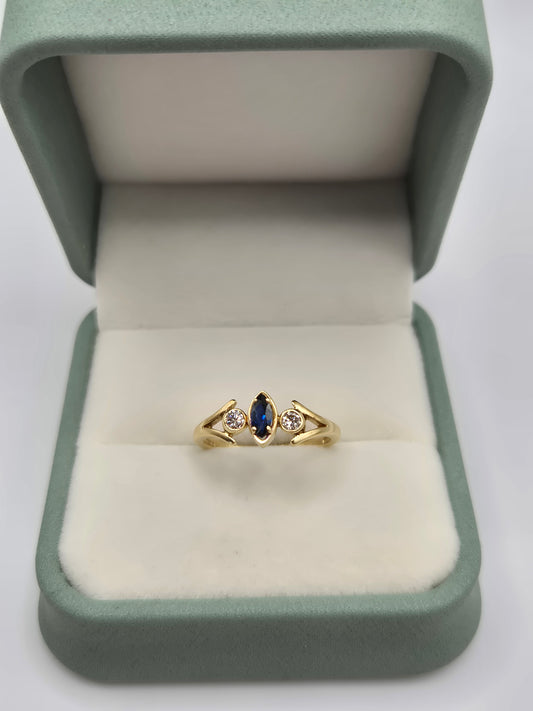 18ct gold sapphire and diamond ring