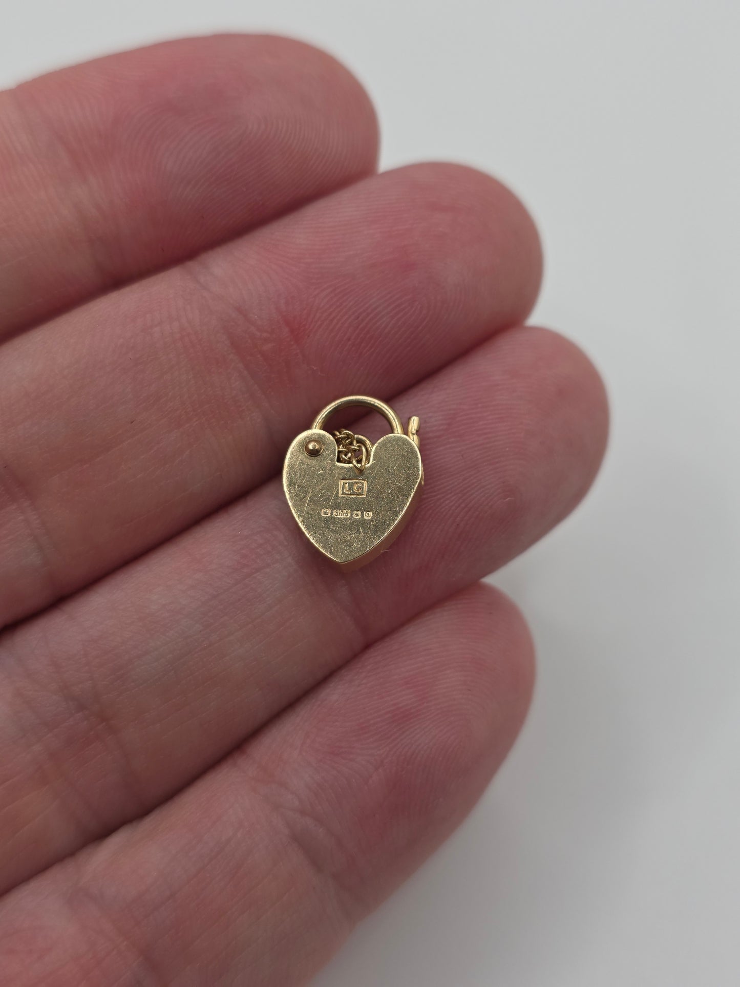 9ct gold padlock 53
