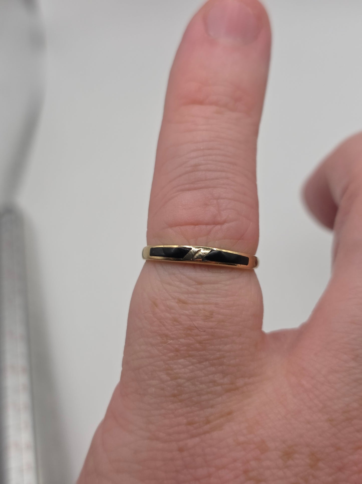 9ct gold onyx ring