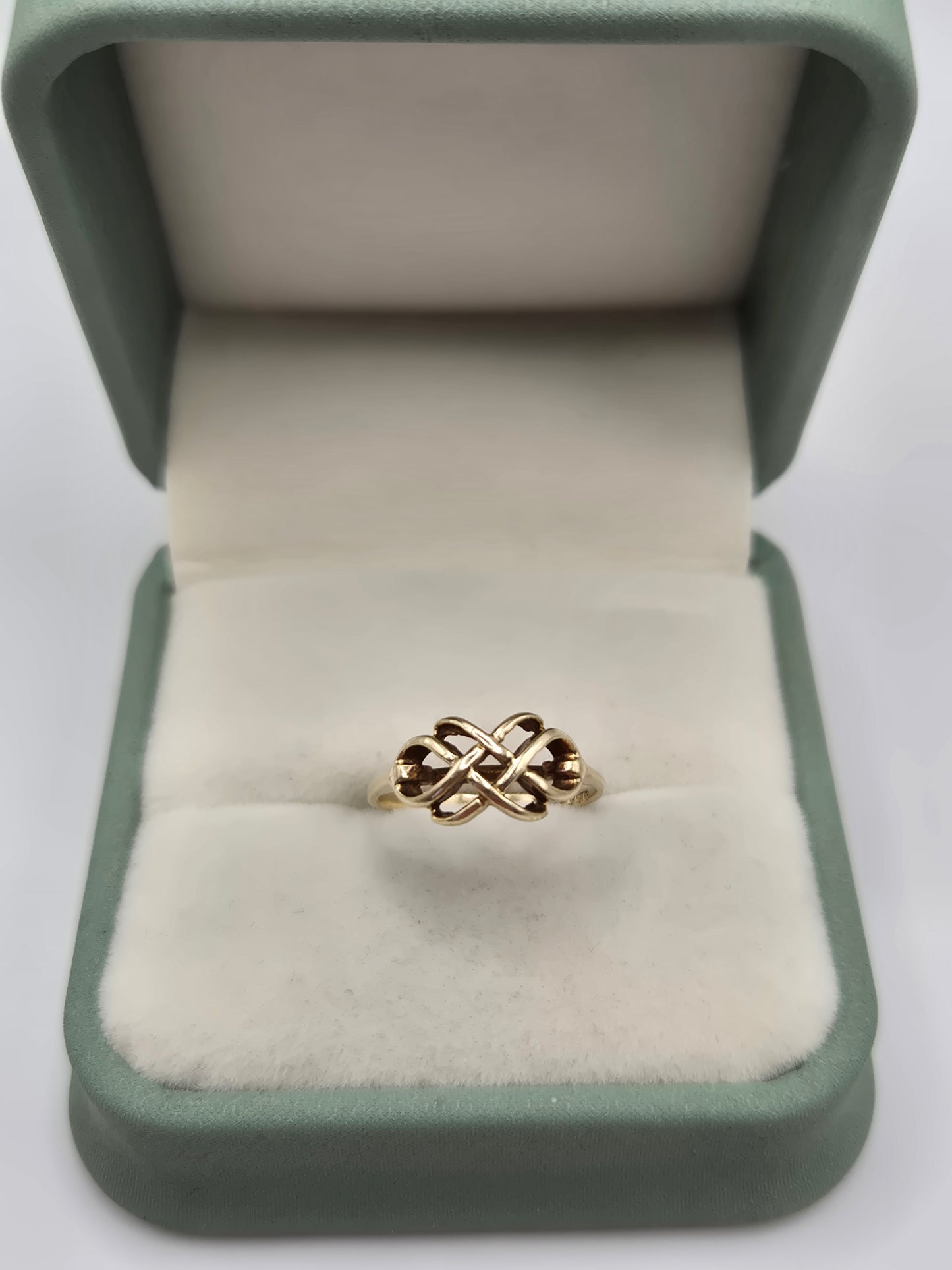 9ct gold ring