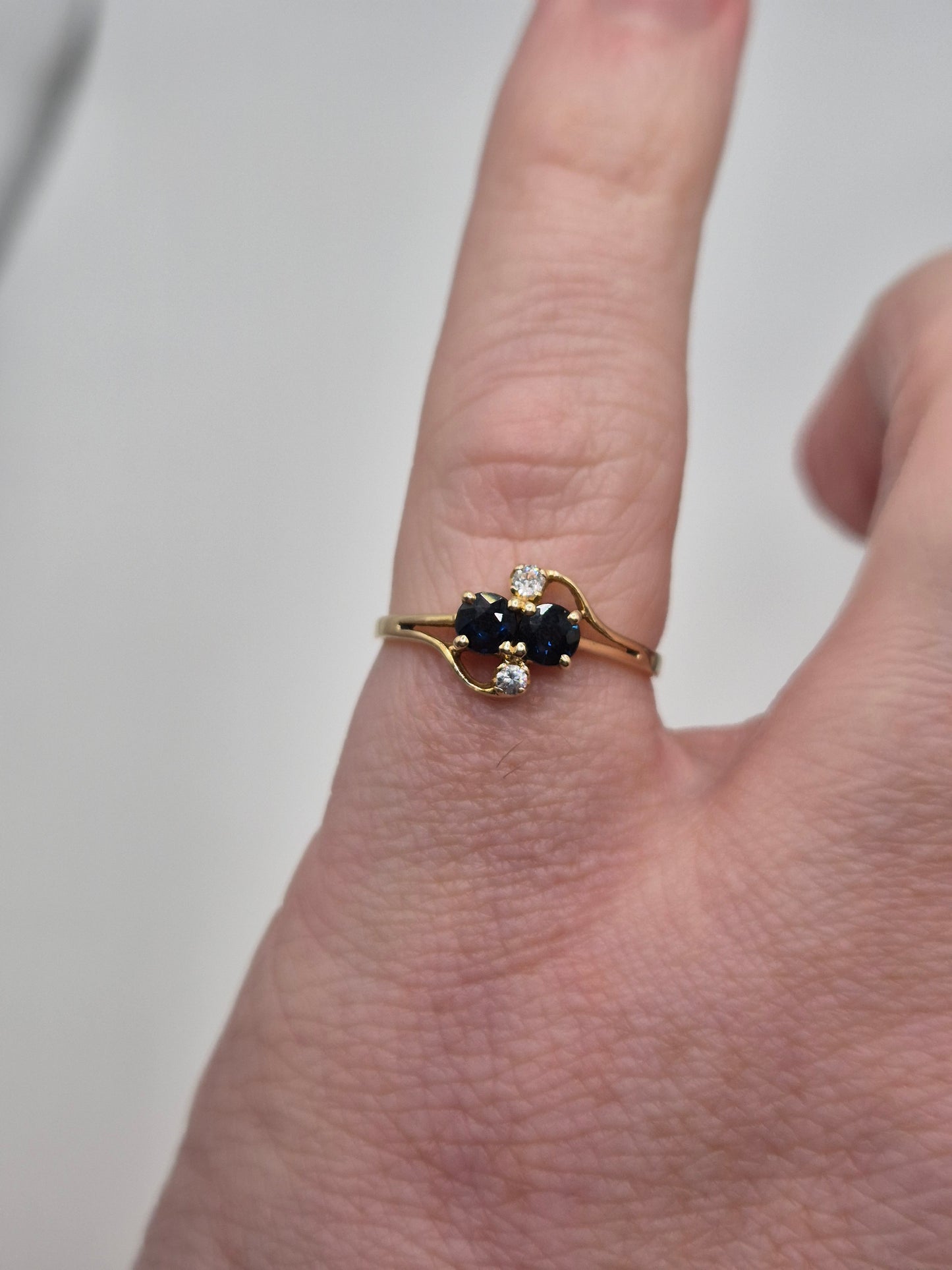 14ct gold sapphire and zircon ring