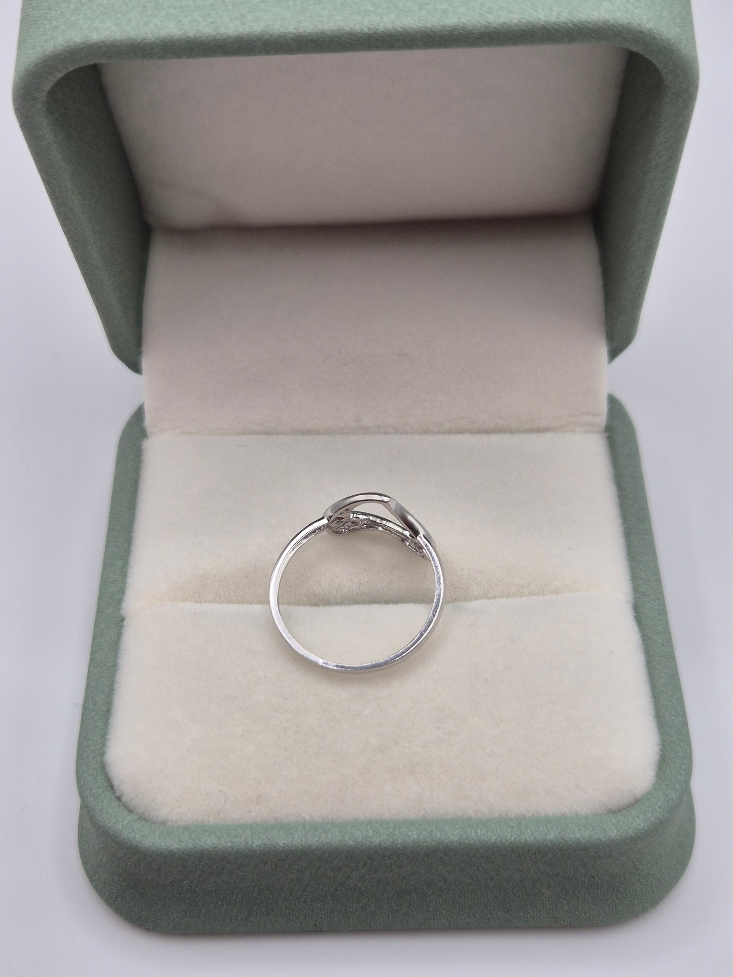 9ct white gold diamond heart ring