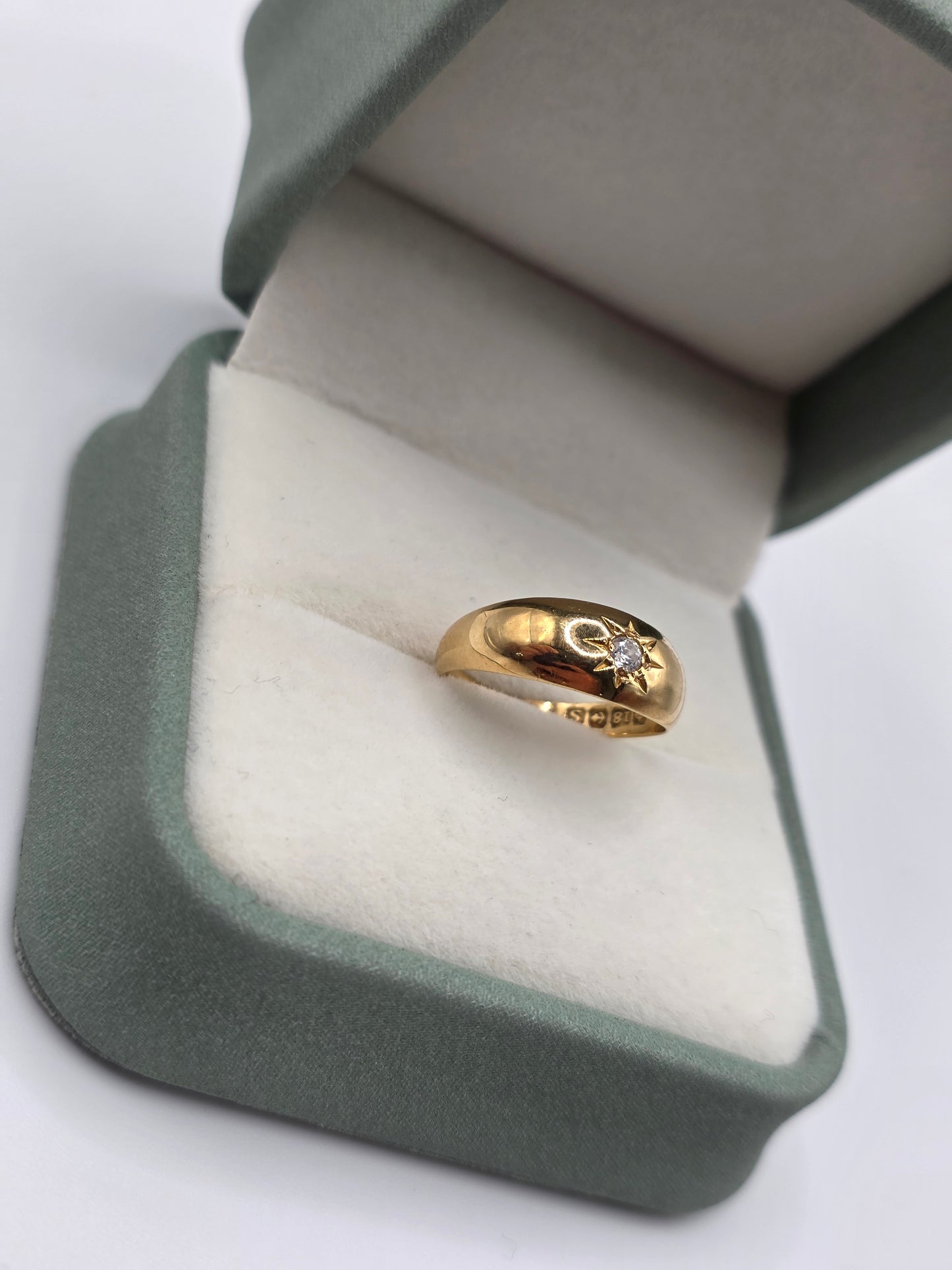 18ct gold cz gypsy ring