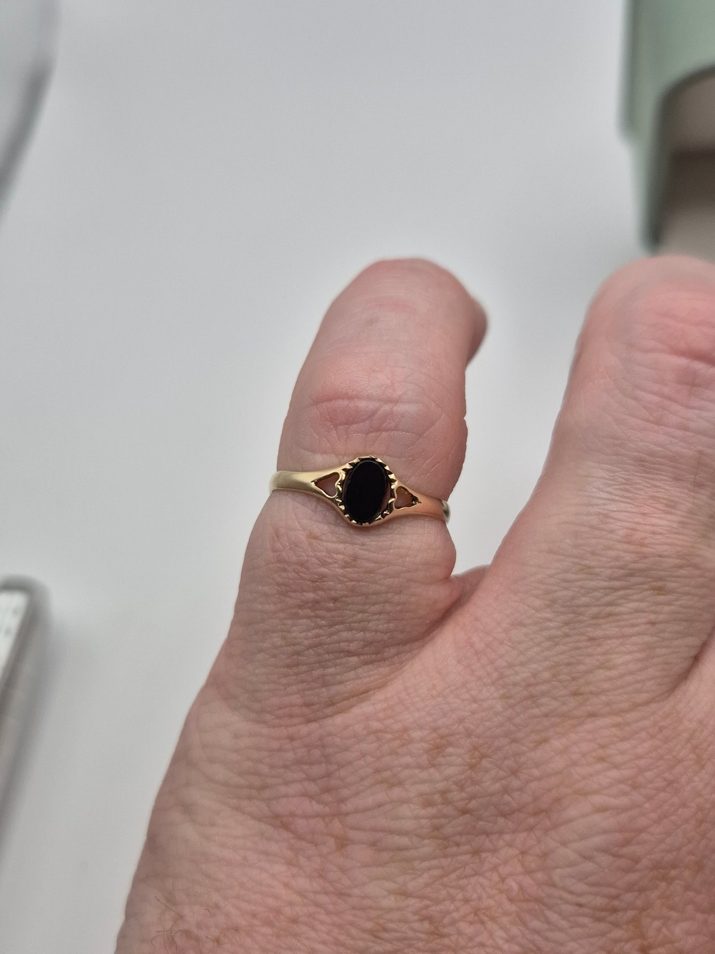 9ct gold onyx ring
