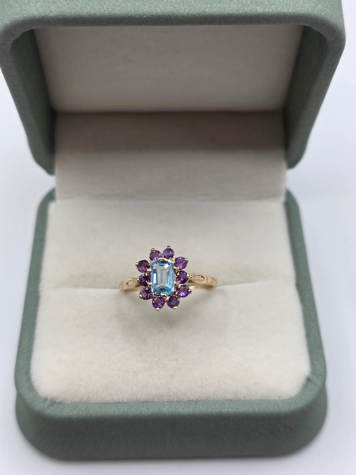 9ct gold topaz and amethyst cluster ring