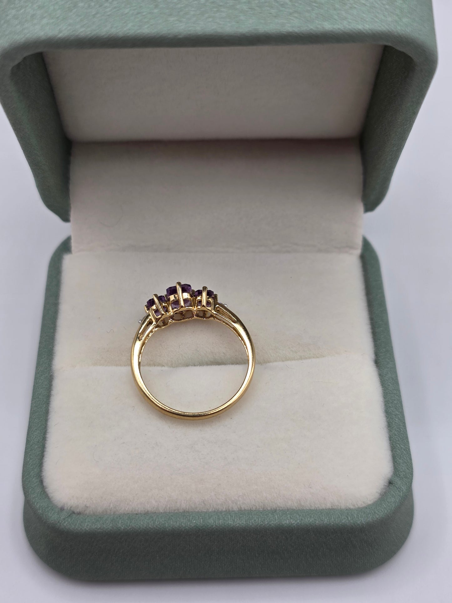 9ct gold amethyst and diamond ring