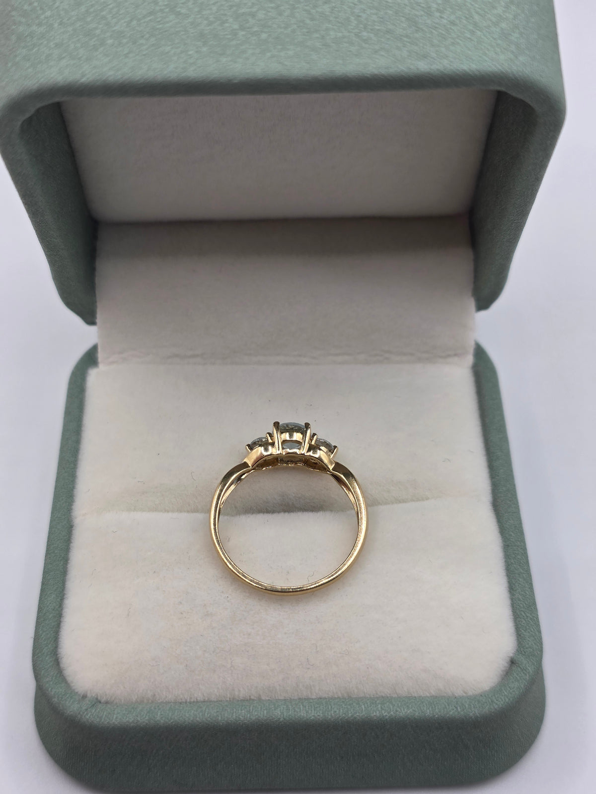 9ct gold aquamarine and diamond ring