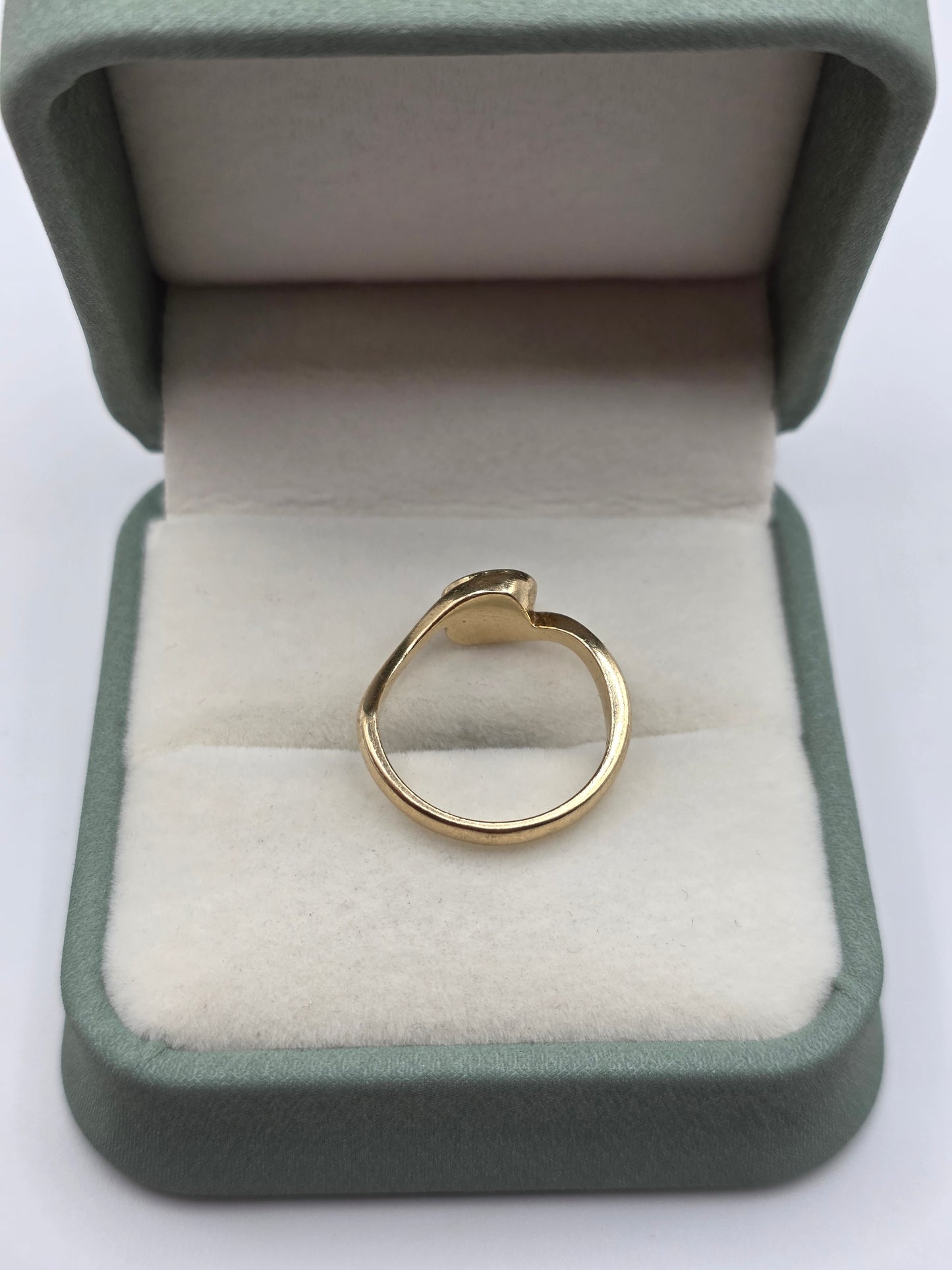 9ct gold opal ring