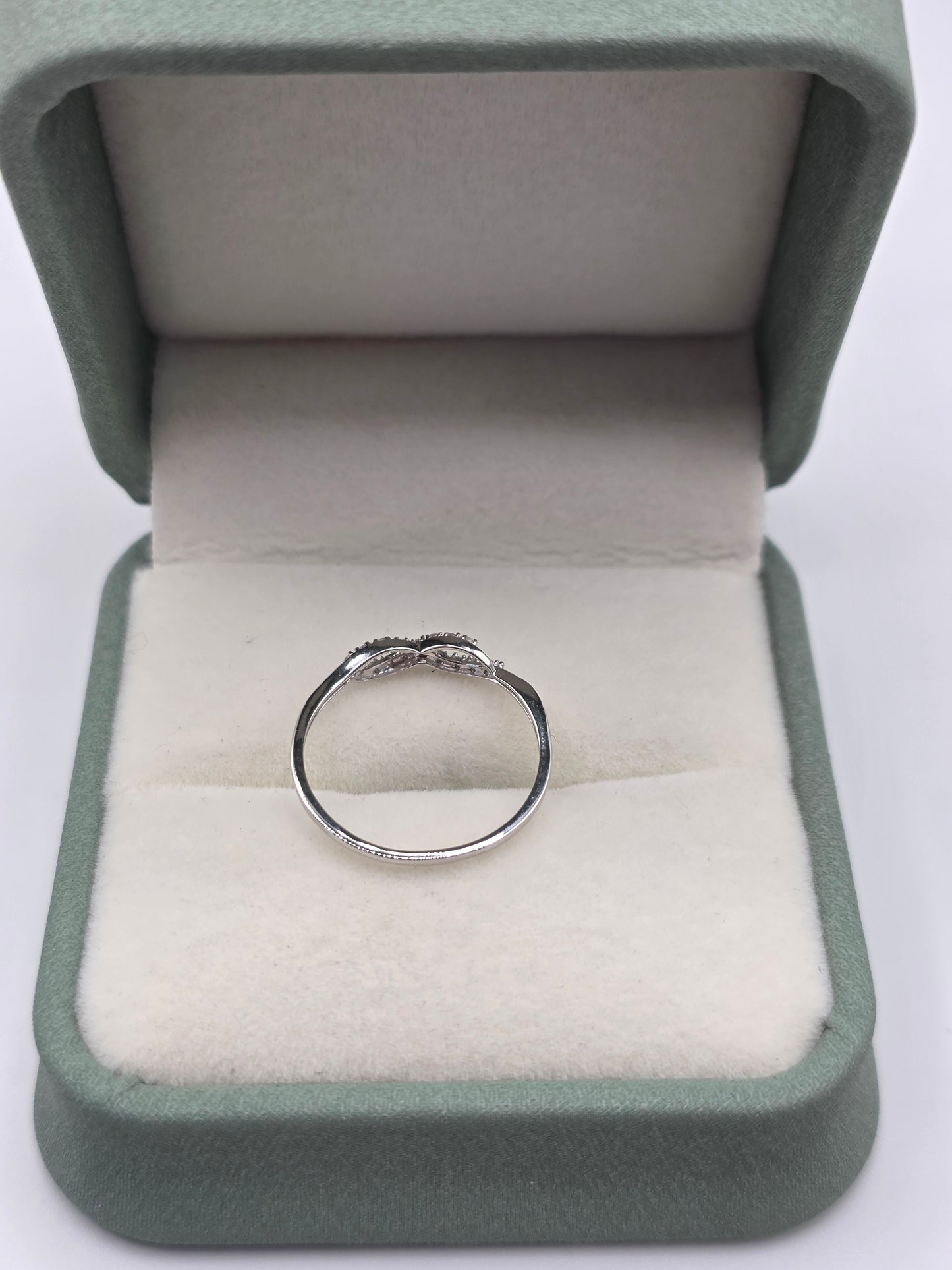 9ct white gold diamond ring