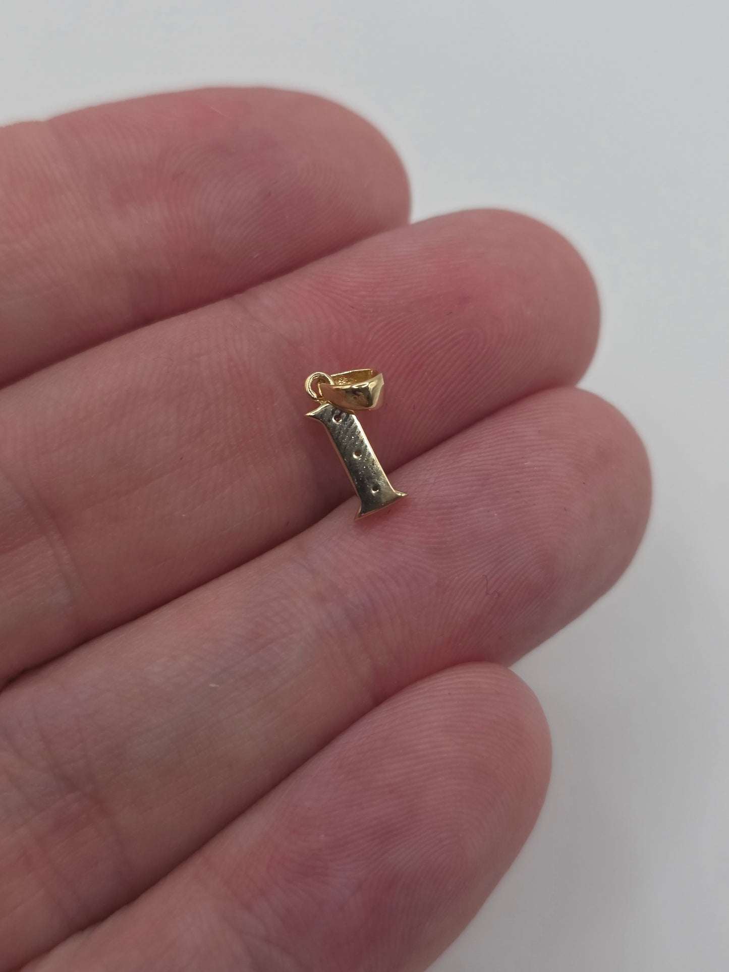 9ct gold diamond initial I pendant