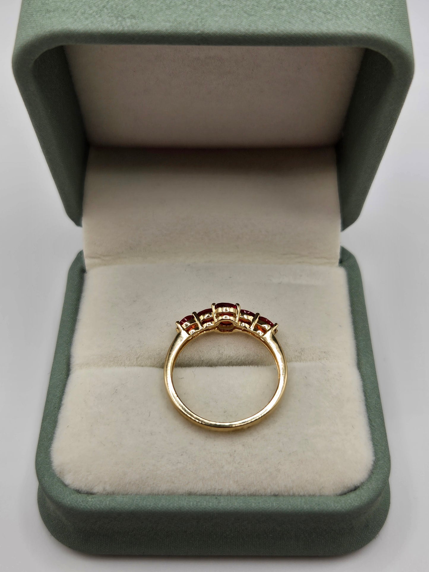 9ct gold sapphire ring