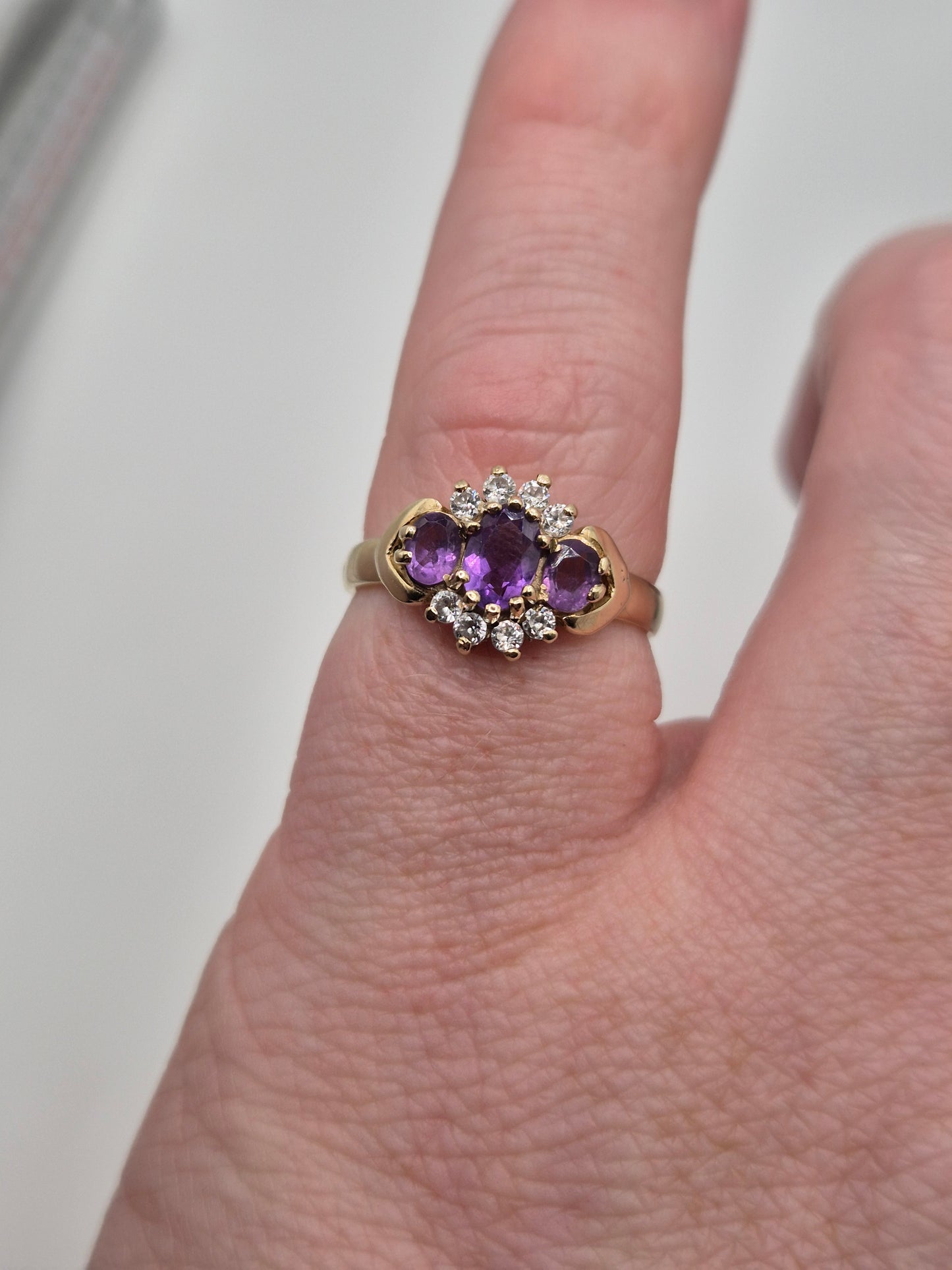 9ct gold amethyst and zircon ring
