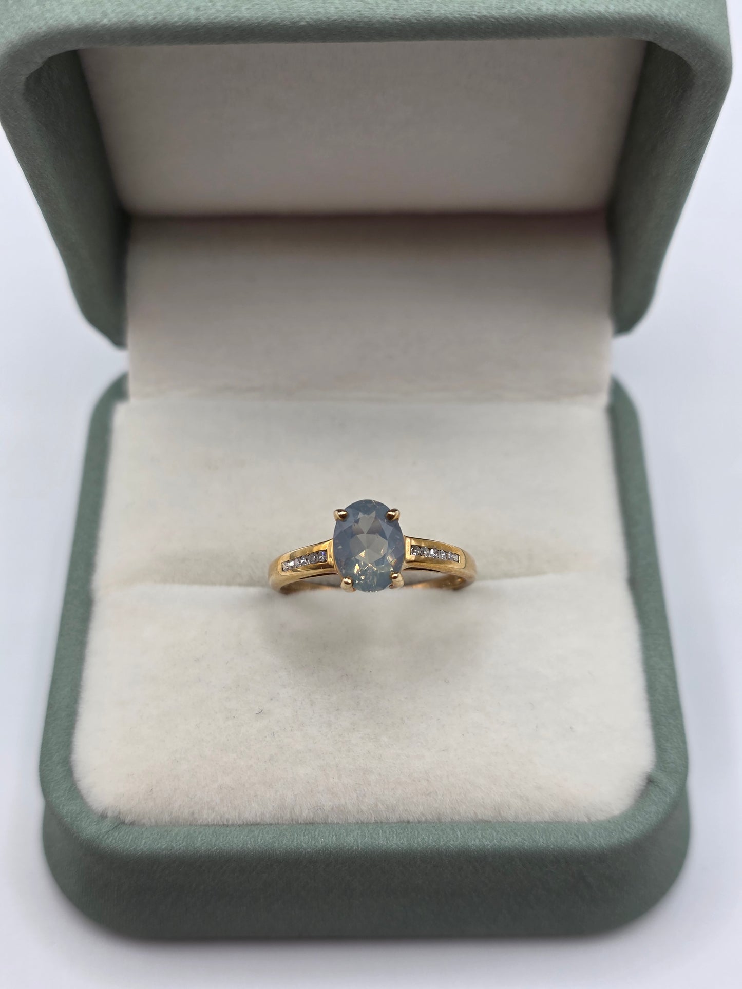 9ct gold fluorite and diamond ring