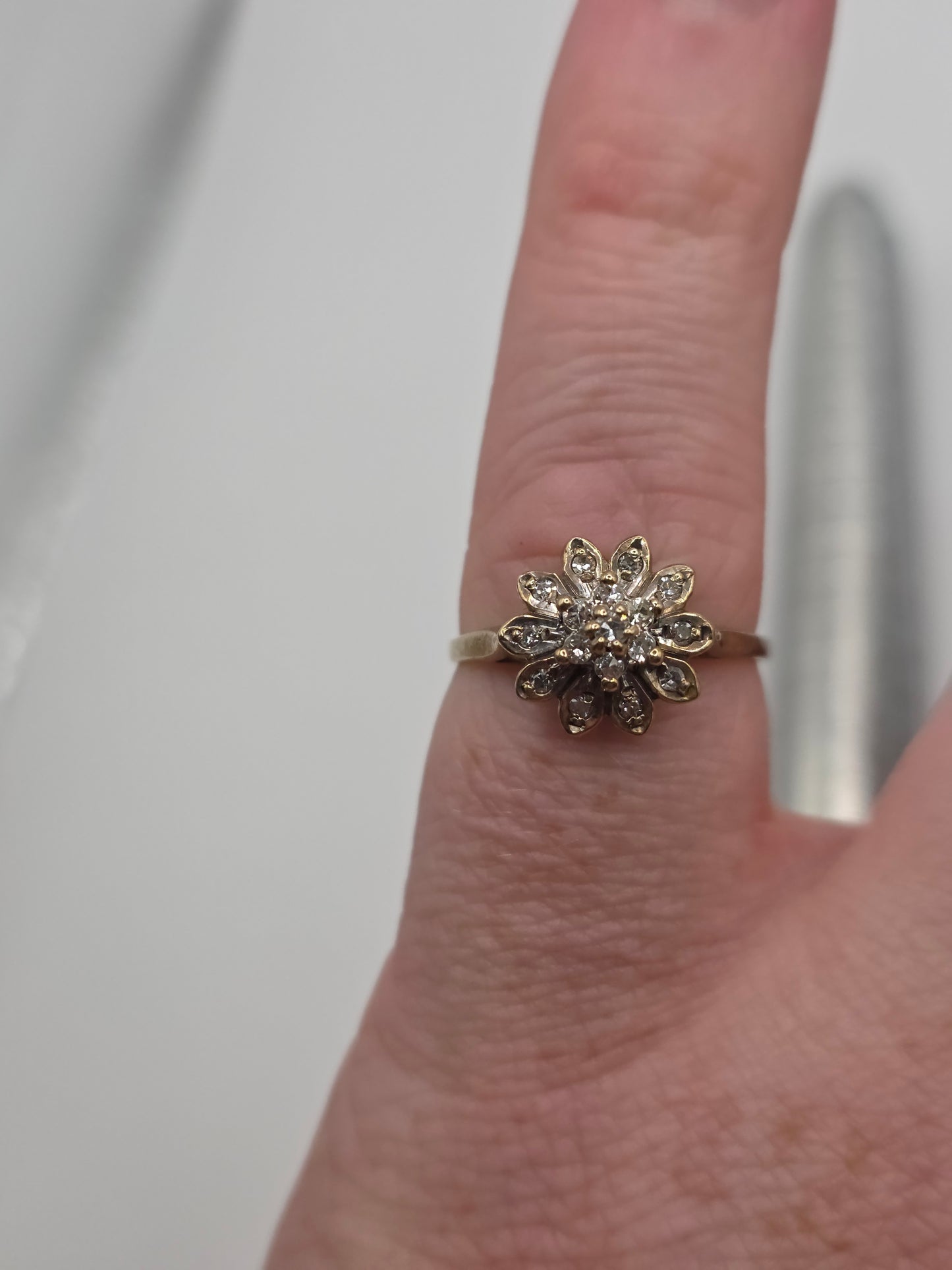 9ct gold diamond flower ring