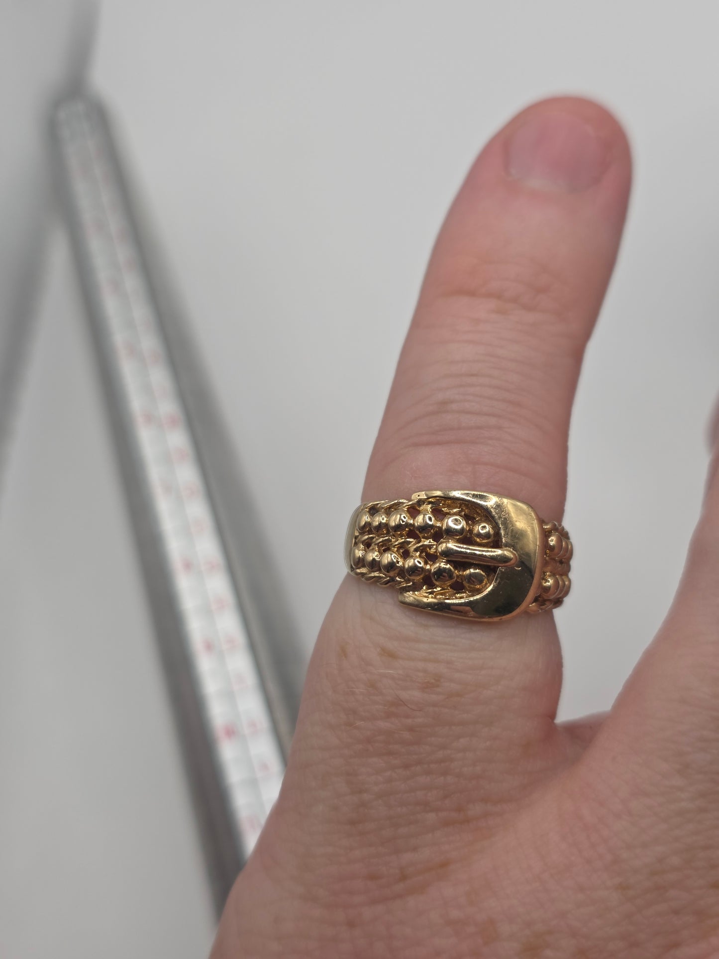 9ct gold buckle ring