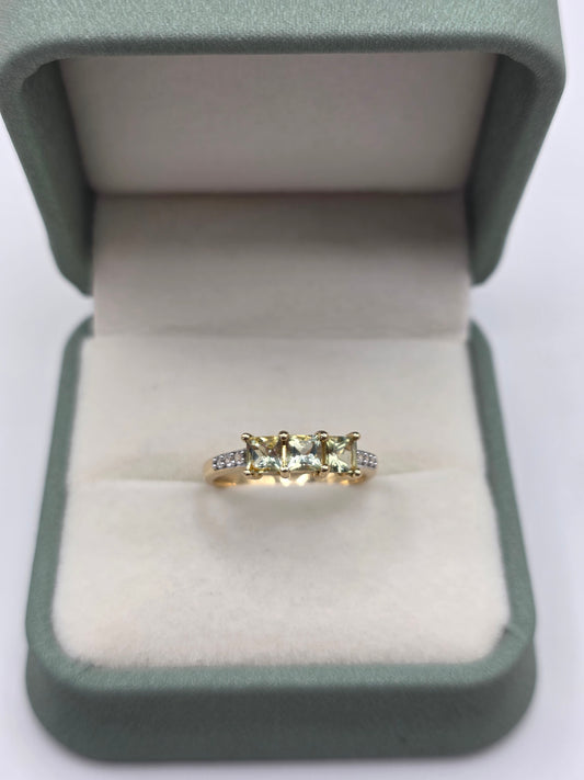9ct gold green tourmaline and white topaz ring