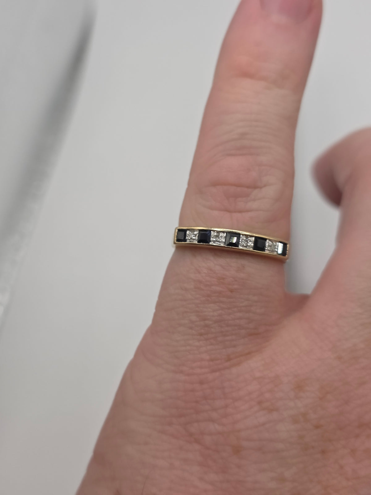 9ct gold sapphire and diamond ring
