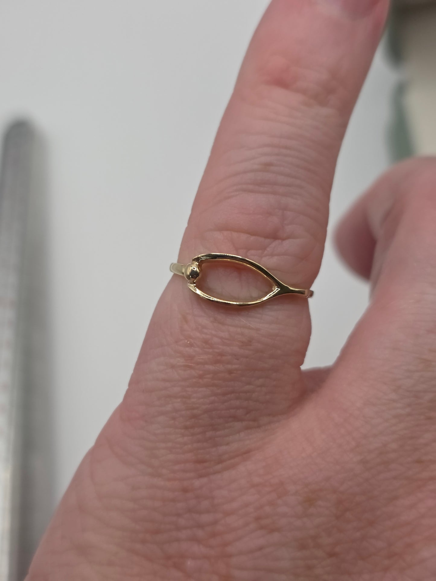 9ct gold wishbone ring