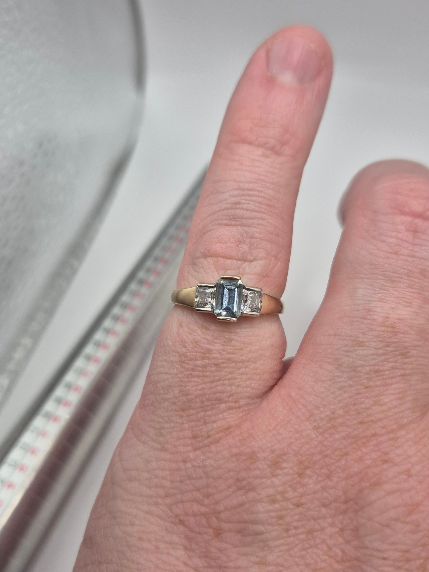 9ct gold topaz and cz ring