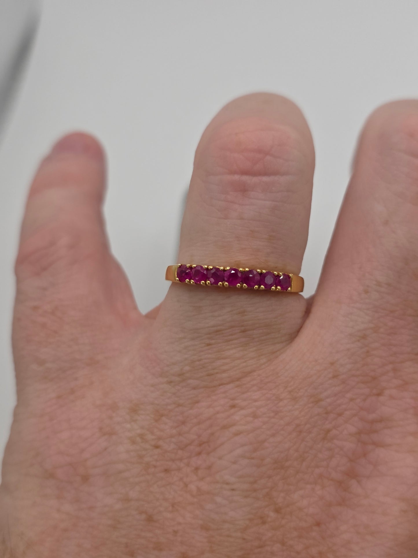 Heavy 18ct gold ruby ring