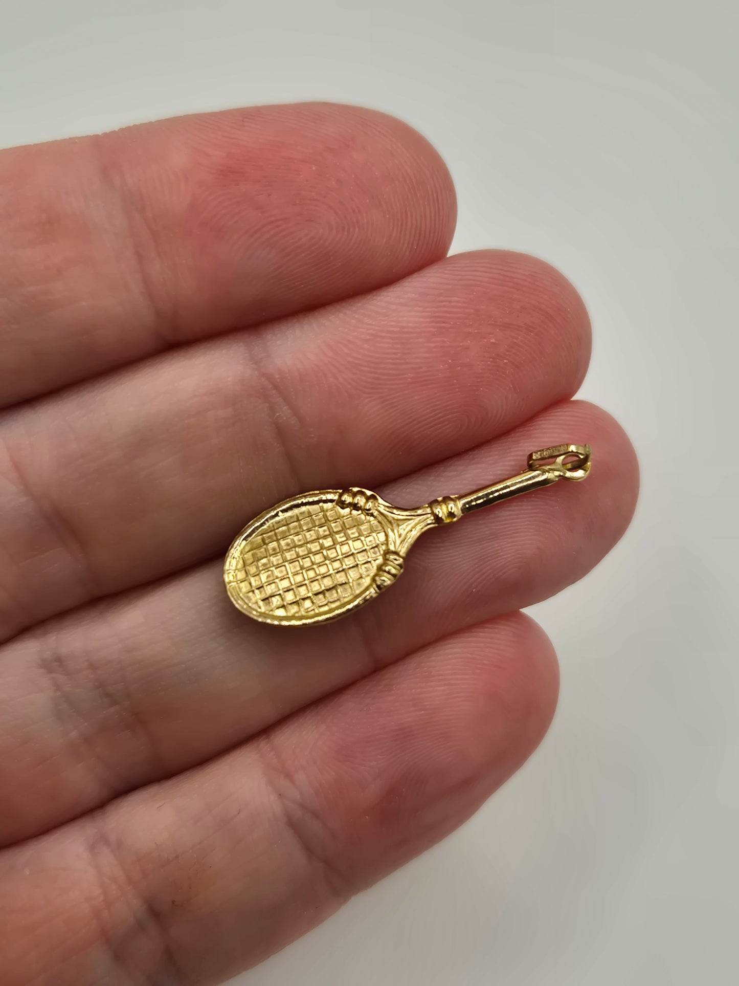 9ct gold tennis racket charm