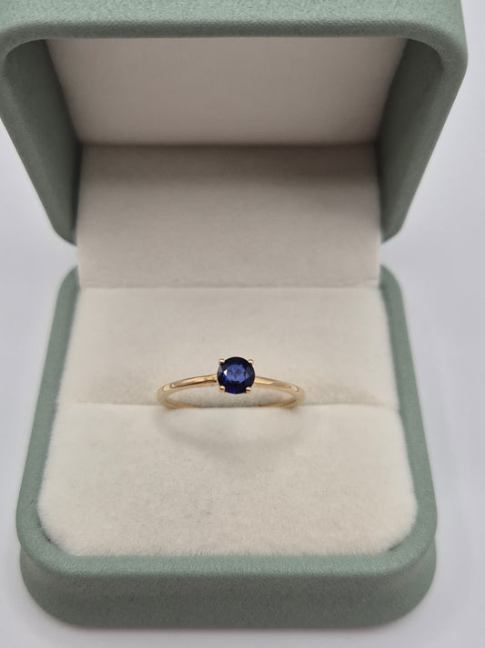 9ct gold sapphire ring