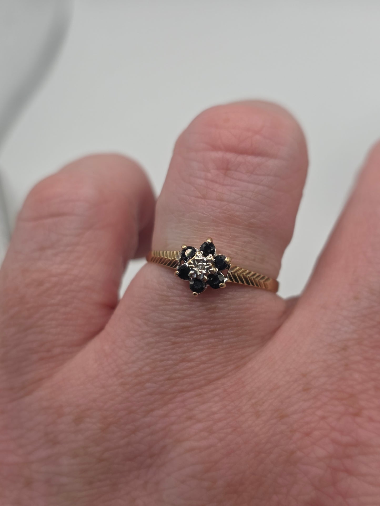 9ct gold sapphire and diamond ring