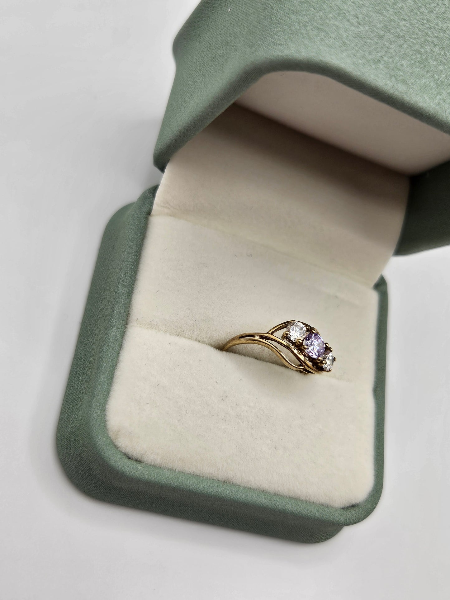 9ct gold cz ring