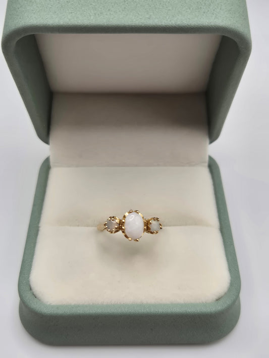 9ct gold opal ring