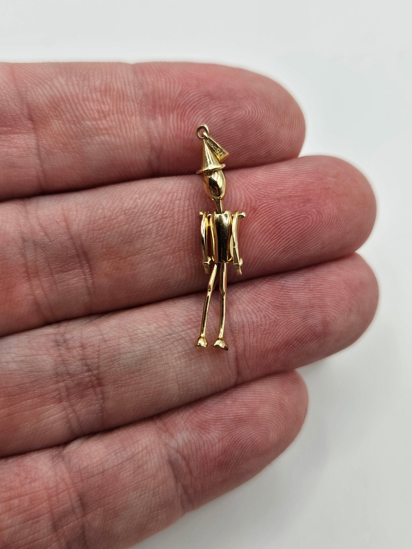 9ct gold puppet pendant