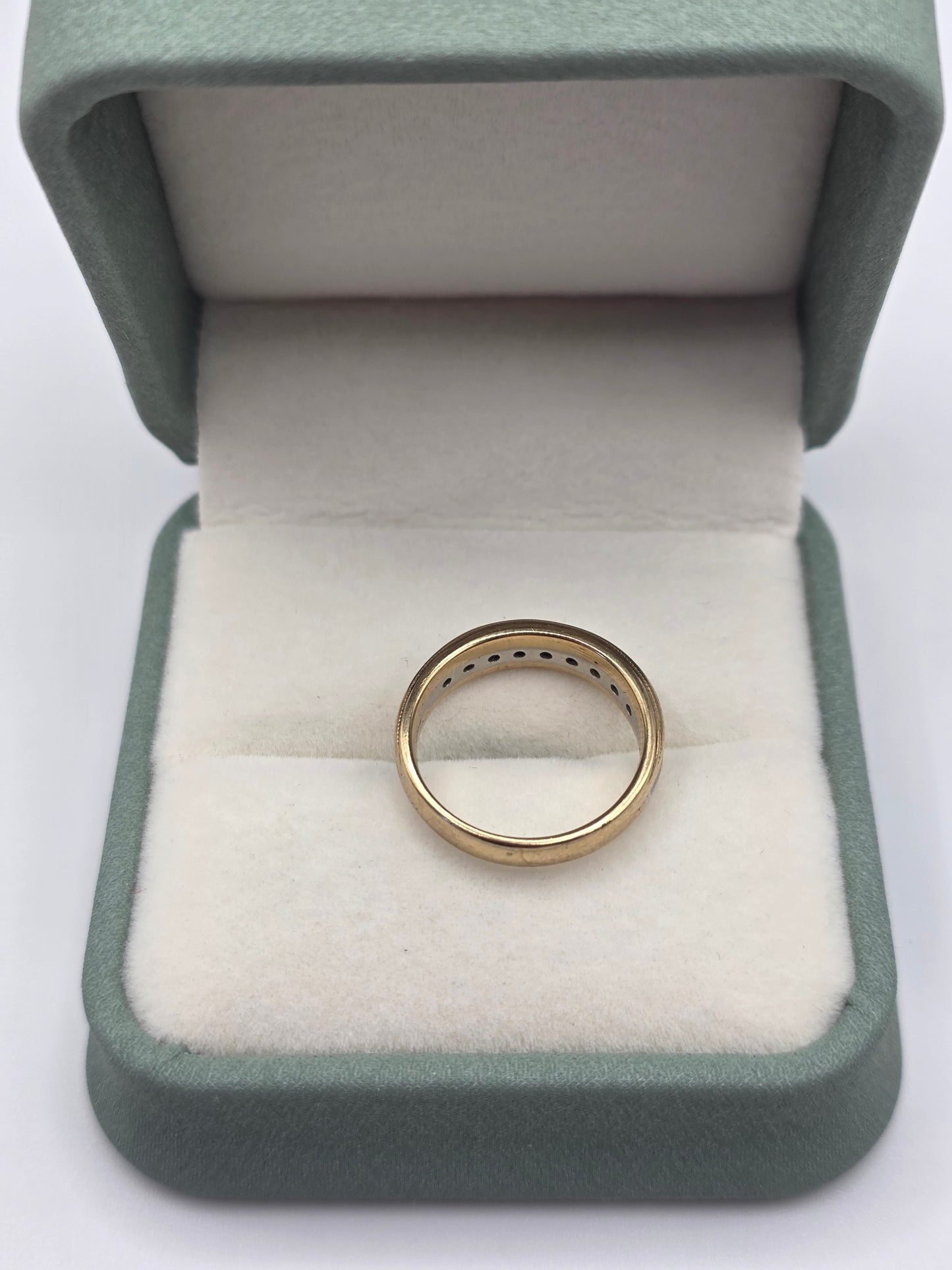 9ct gold diamond ring