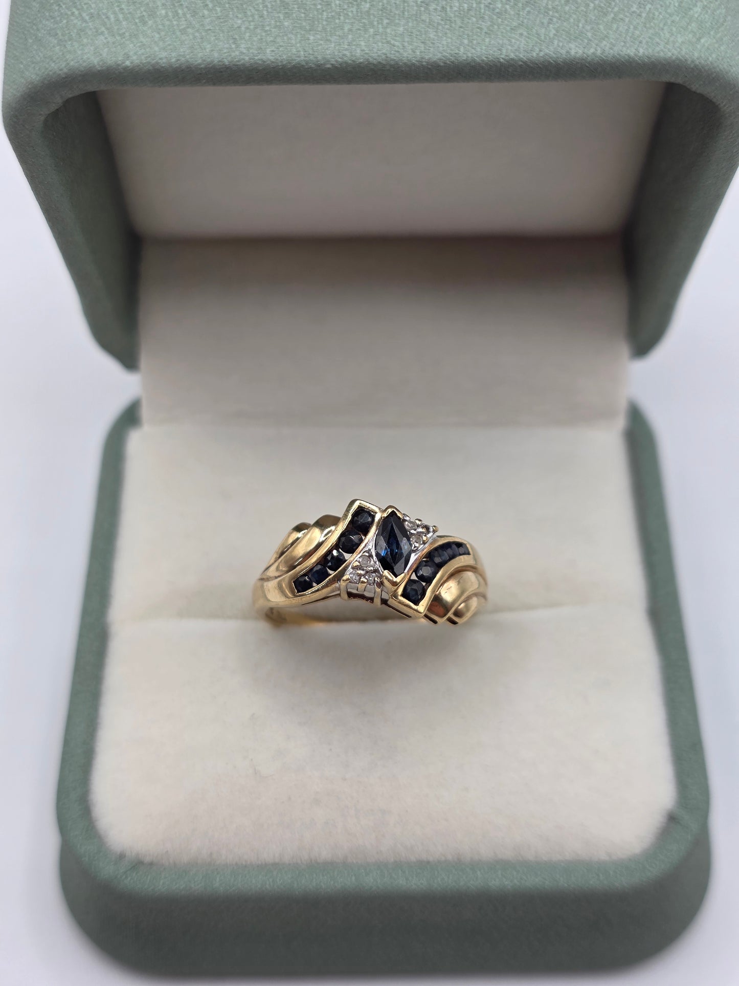 9ct gold sapphire and diamond ring