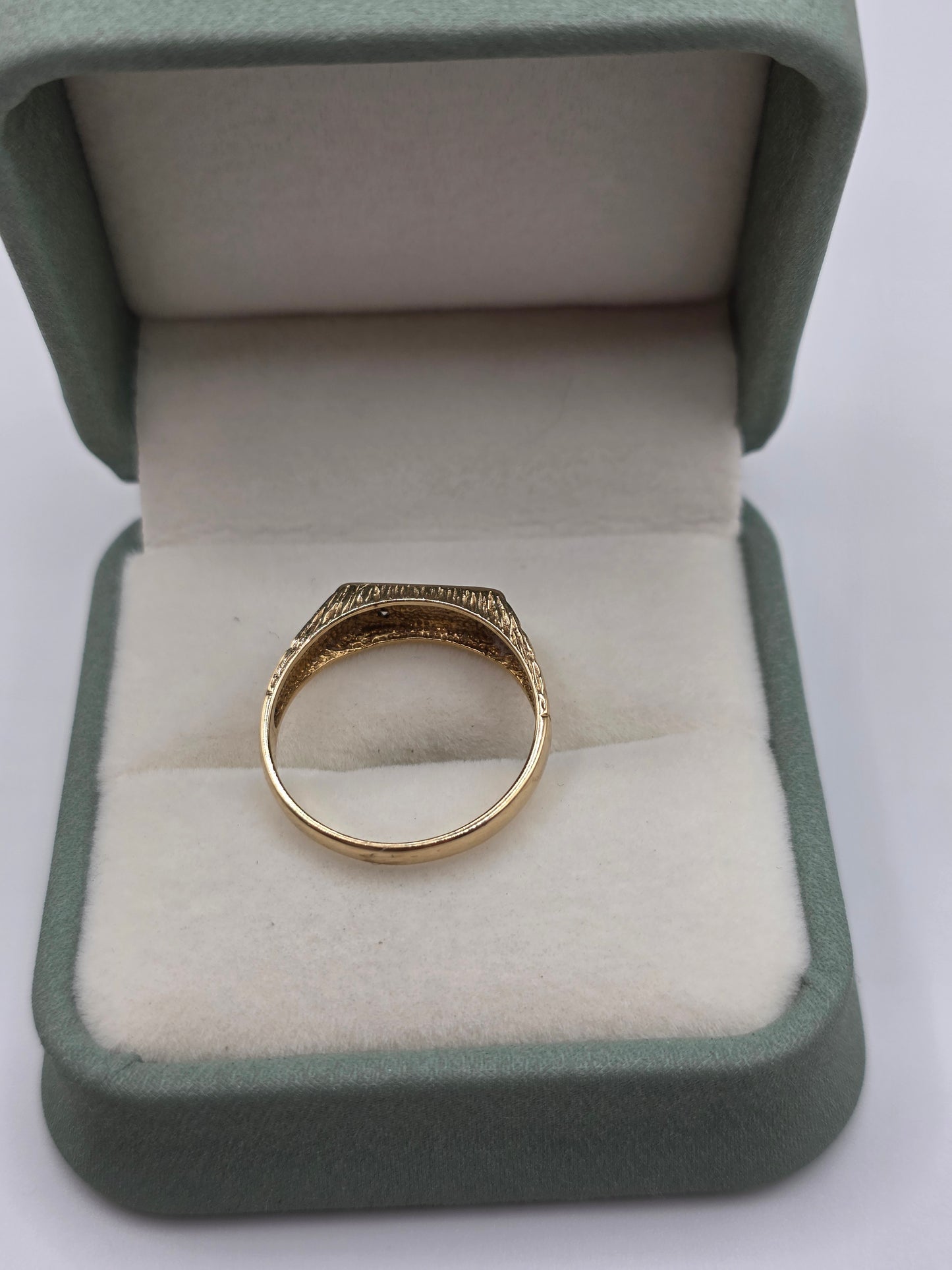 9ct gold diamond signet ring