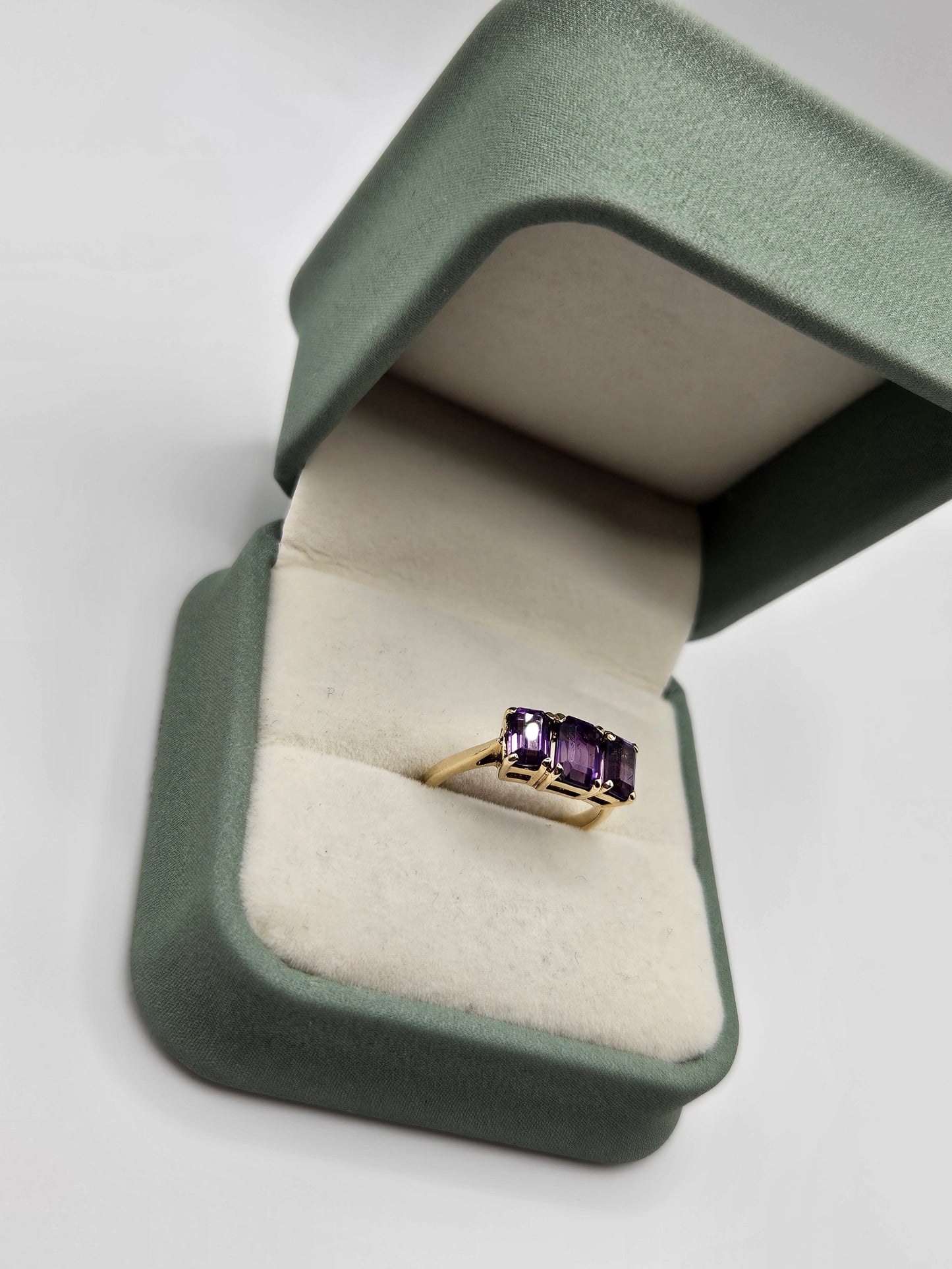 9ct gold amethyst ring