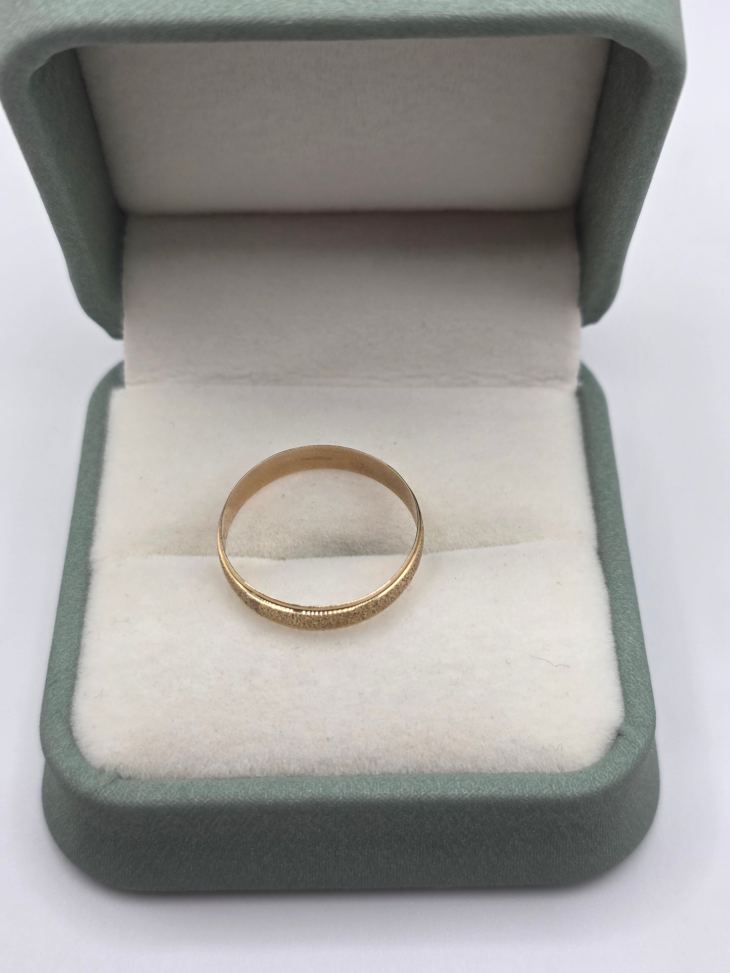 9ct gold ring