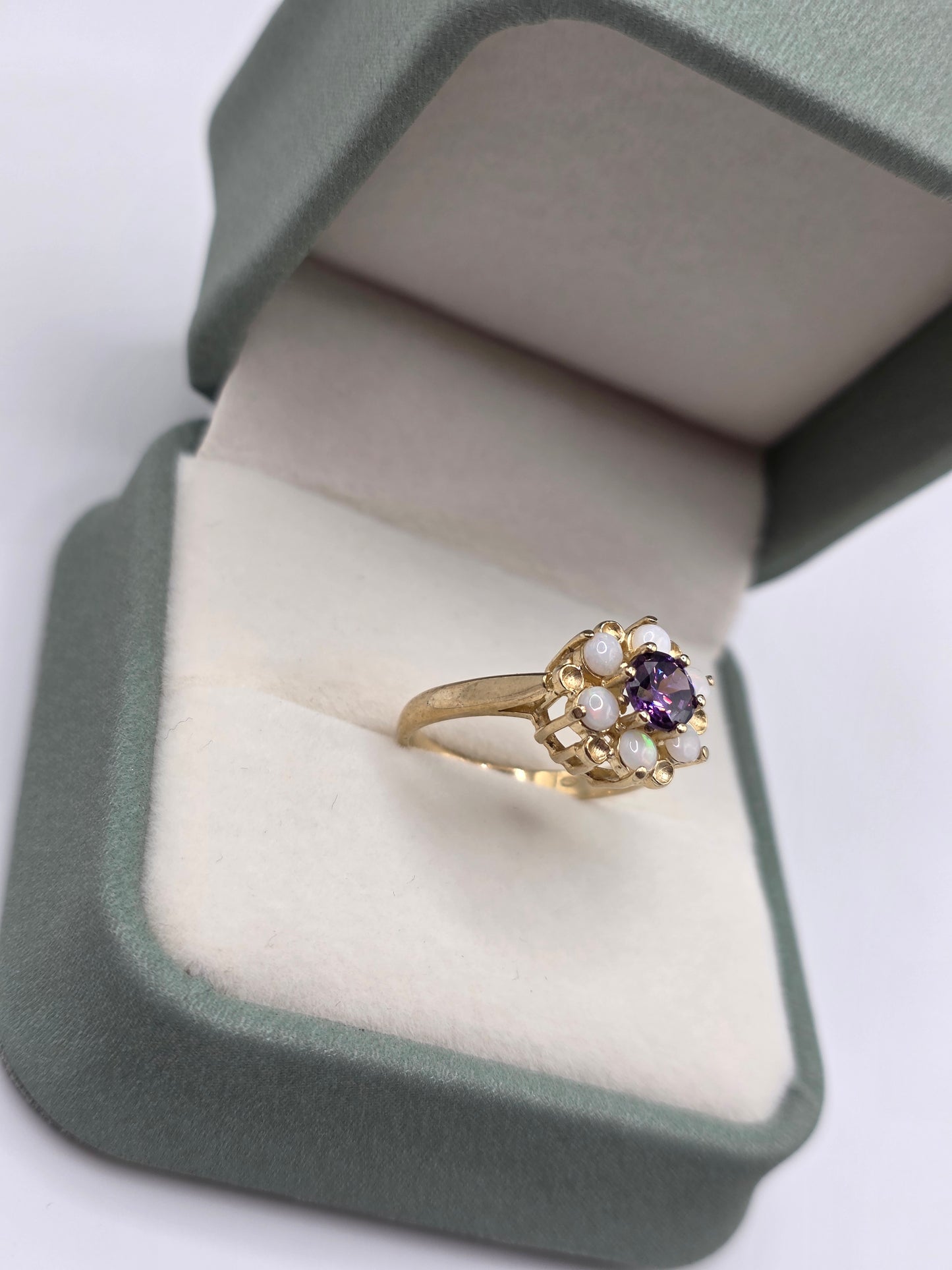 9ct gold amethyst and opal ring