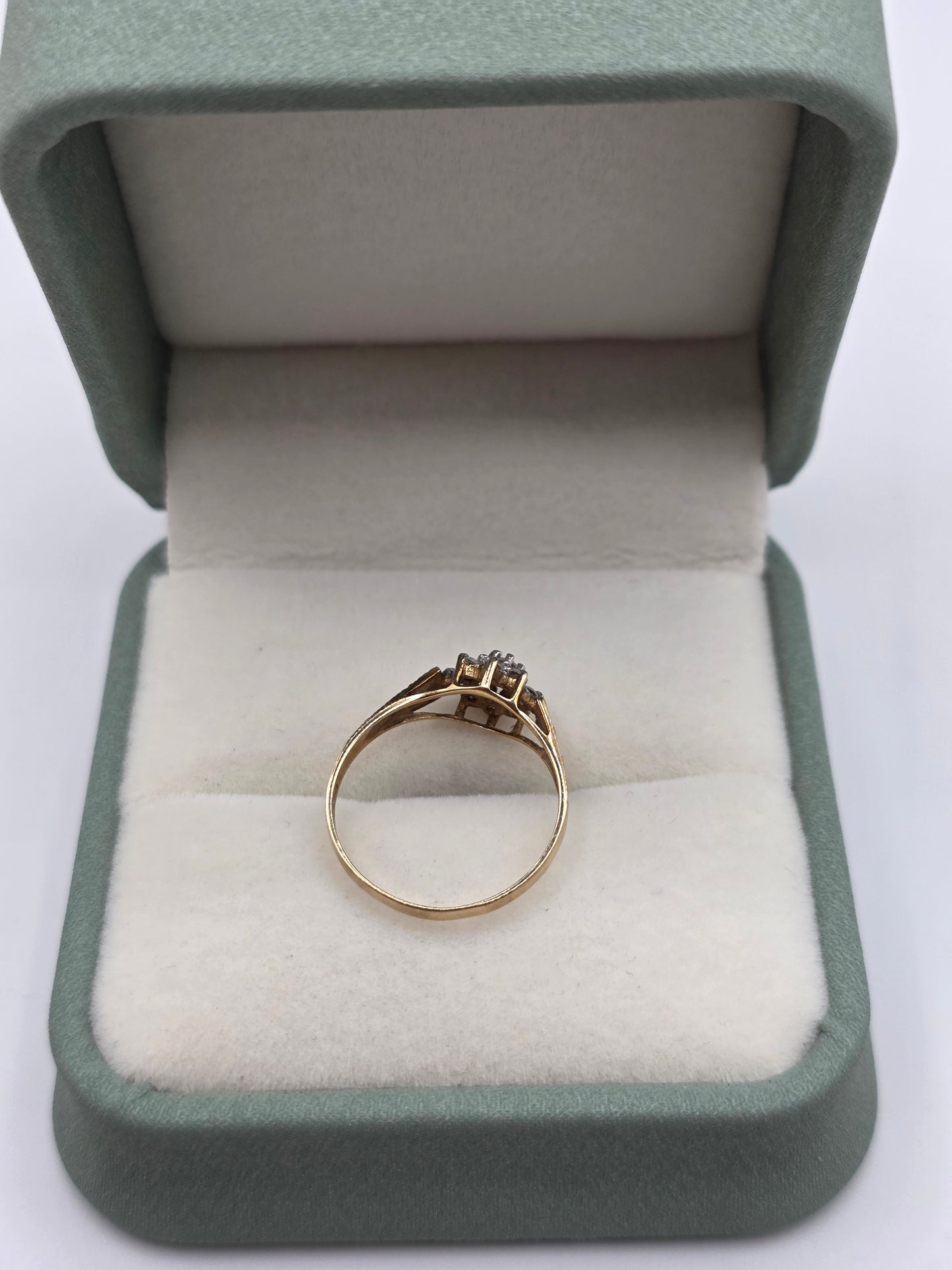 9ct gold cz cluster ring