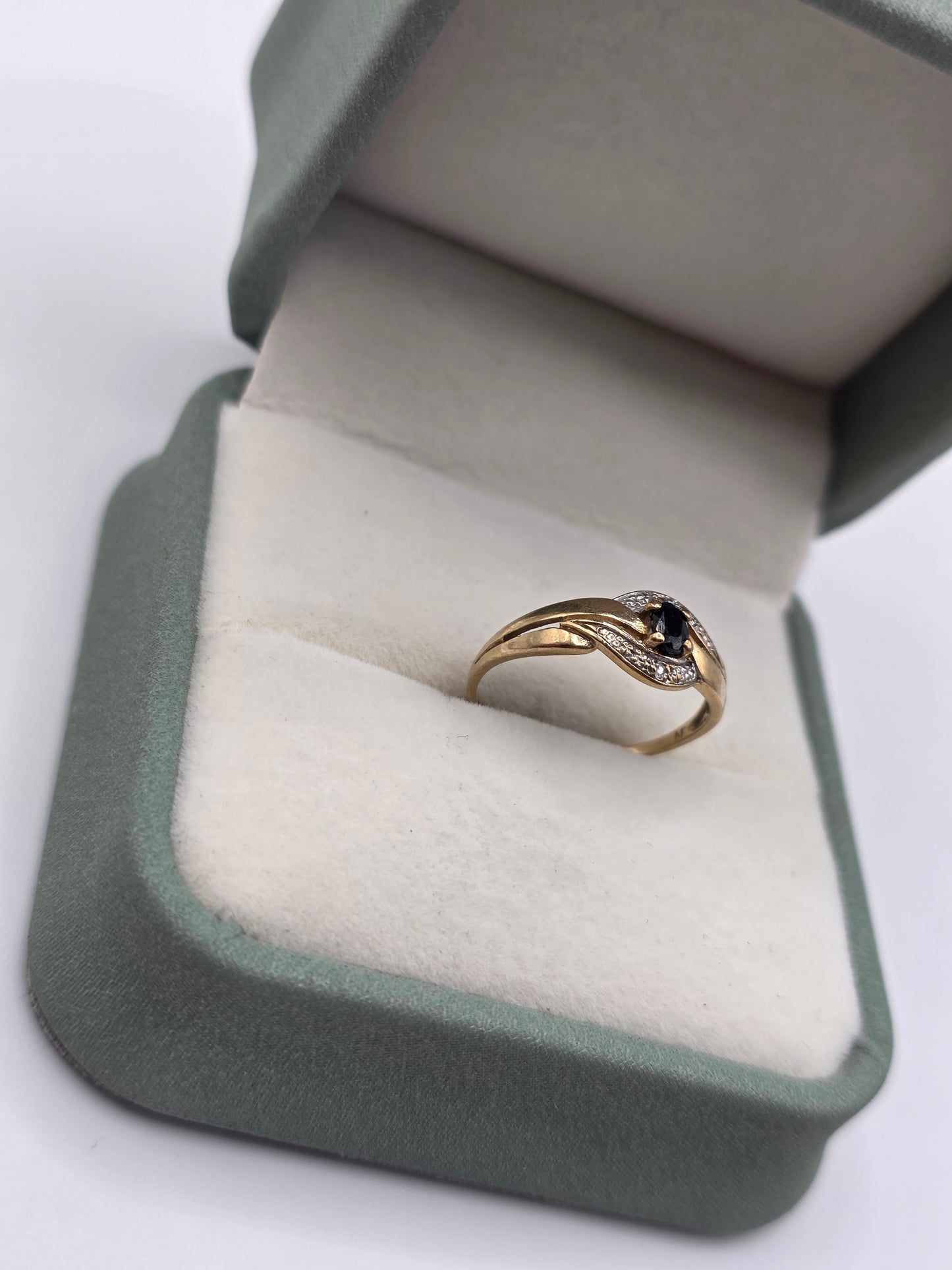 9ct gold sapphire and diamond ring