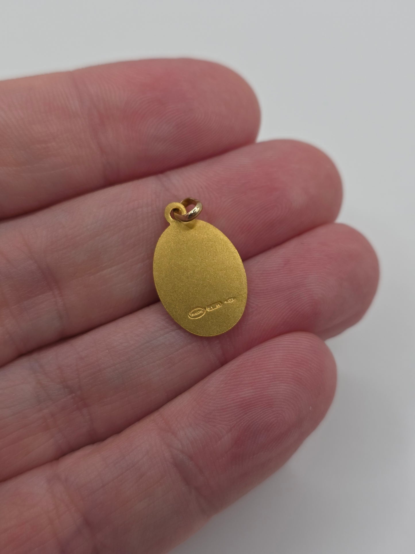 9ct gold oval st christopher pendant