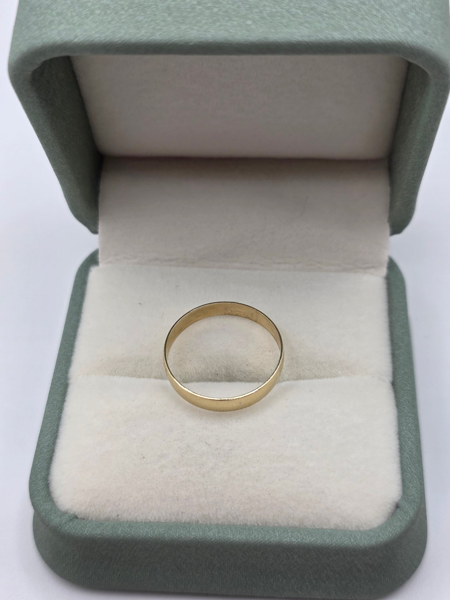 9ct gold wedding band ring