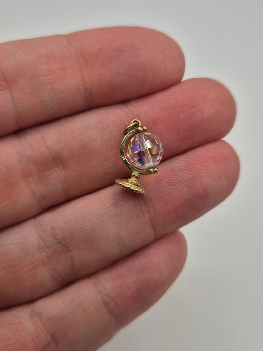 9ct gold globe charm