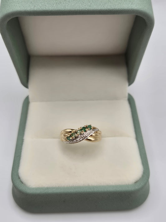 9ct gold emerald and diamond ring
