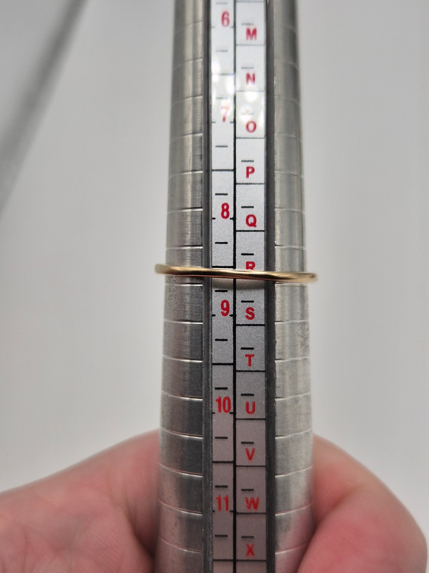 9ct gold tanzanite and diamond ring