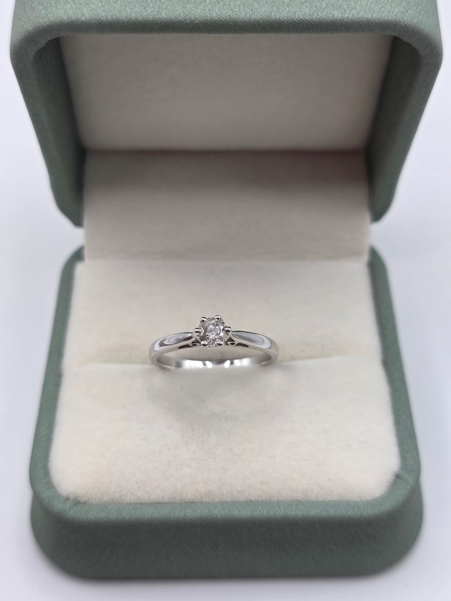 9ct white gold diamond ring