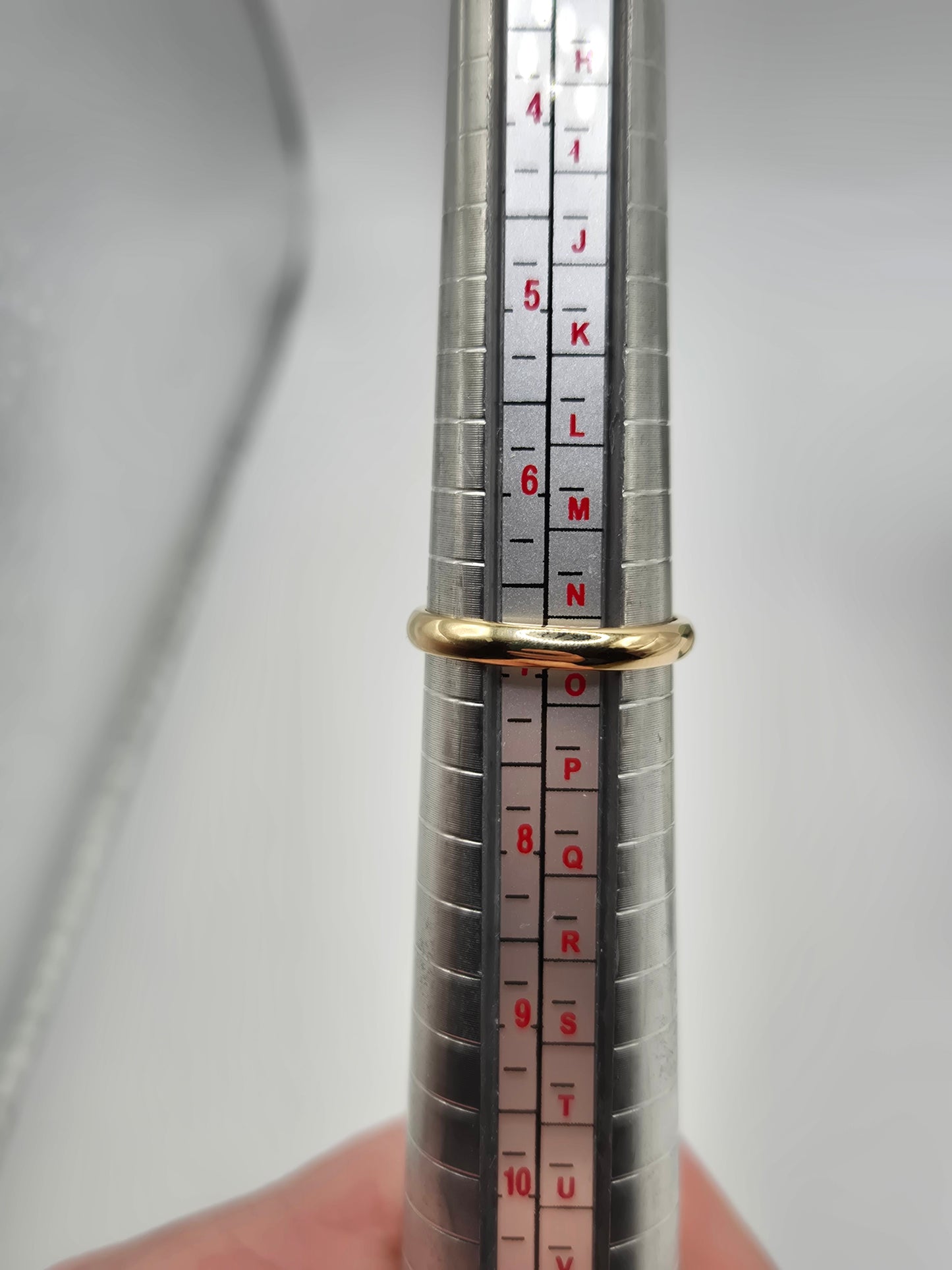 9ct gold emerald and diamond ring