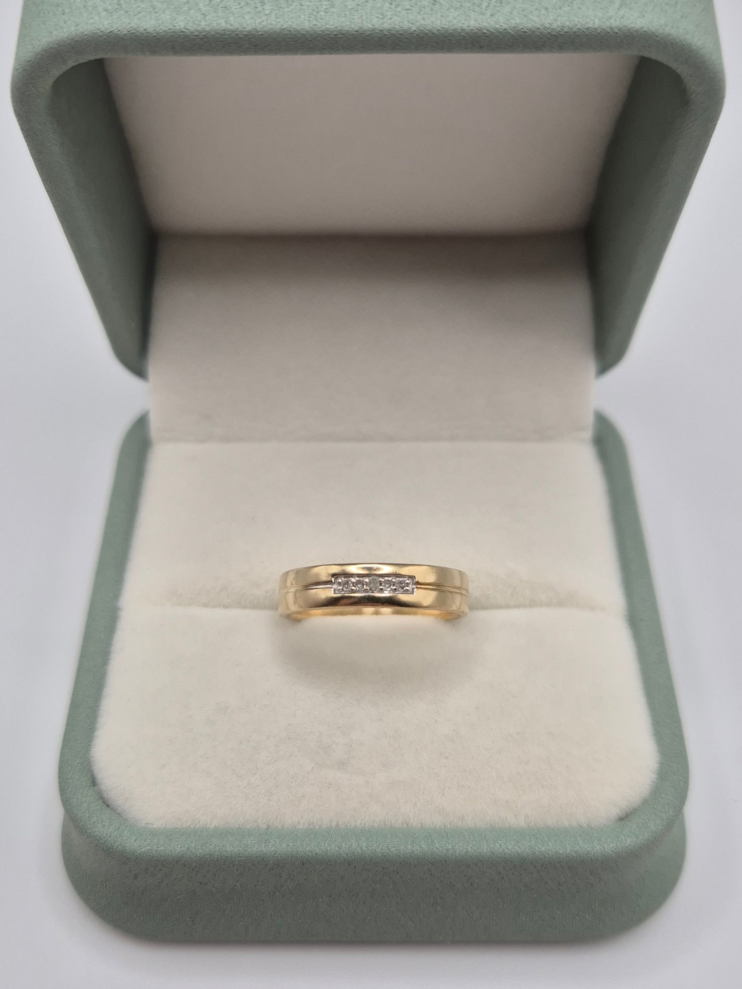 9ct gold " i love you " diamond ring