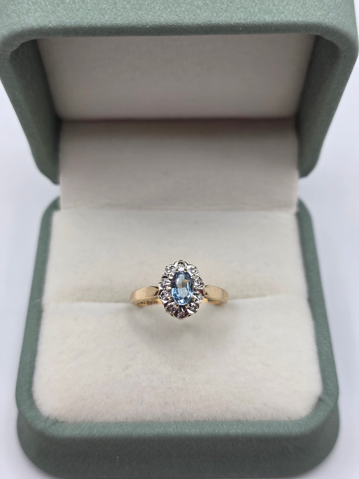 9ct gold aquamarine and diamond ring