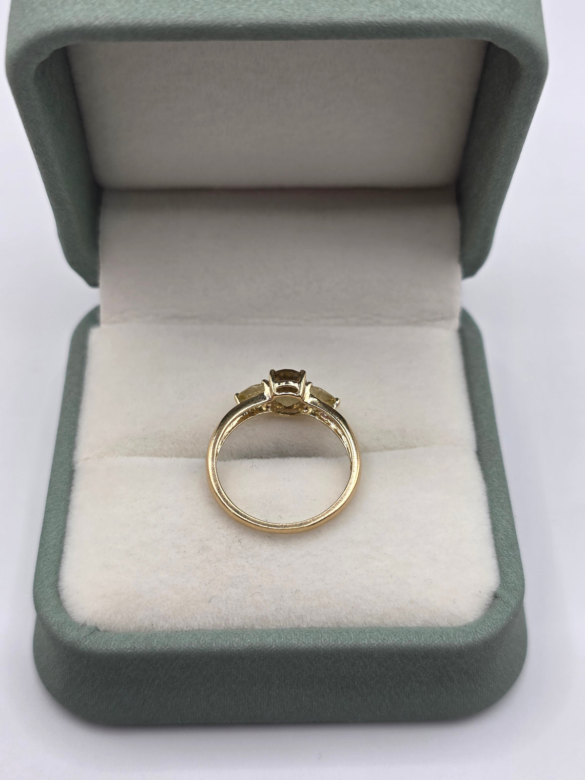 9ct gold peridot ring