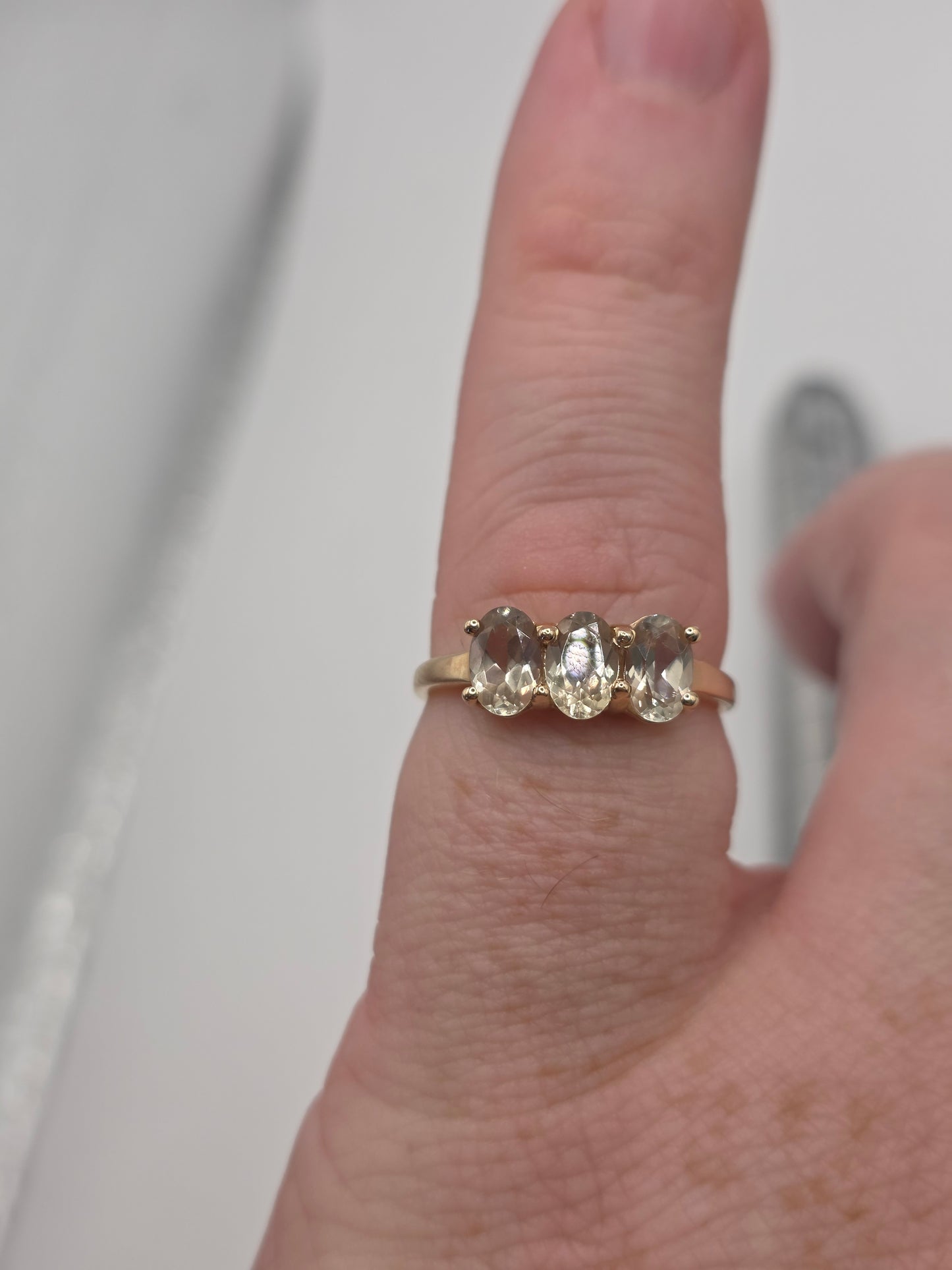 9ct gold topaz ring