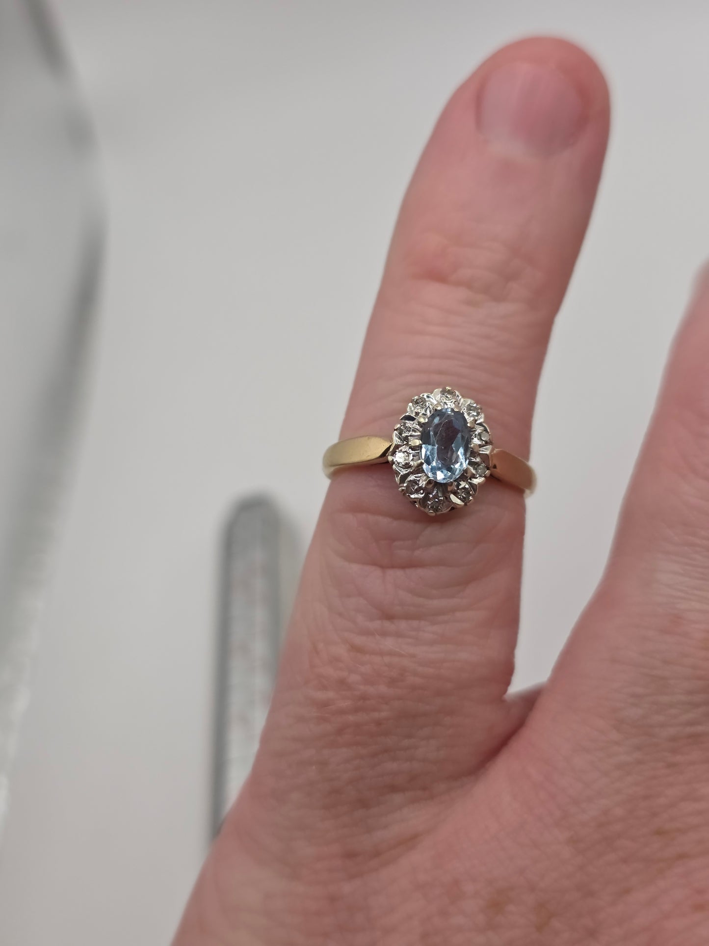 9ct gold aquamarine and diamond ring